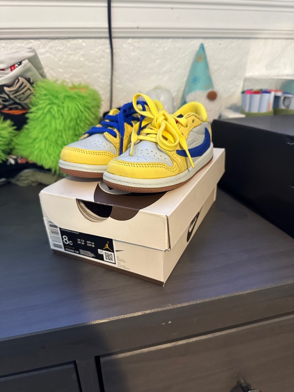 Travis Scotts Yellow & Blue Sneakers - Athletic Low Top